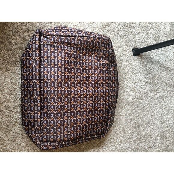 FairyLoot Black Cliff Academy Women’s Ember In The Ashes Travel Case NWT - Picture 2 of 8